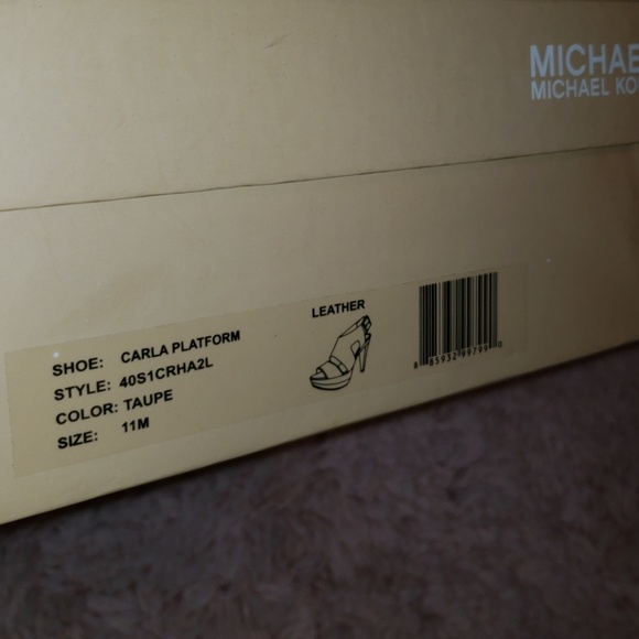 Micheal Kors,Carla platform heels. - Picture 1 of 3